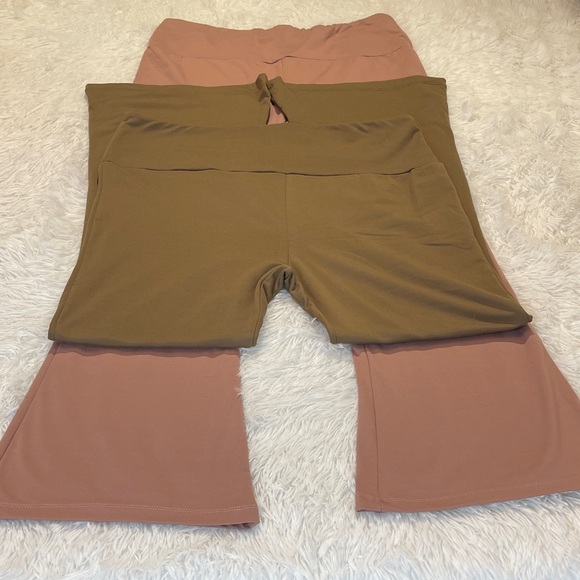 WOMENS PANTS 2 PAIR SIZE XXXL SEE MEASUREMENTS FLARE LEG YOGA STRETCH - Picture 1 of 7